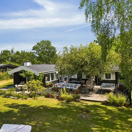 Tisvilde Getaway Charming Vacation *